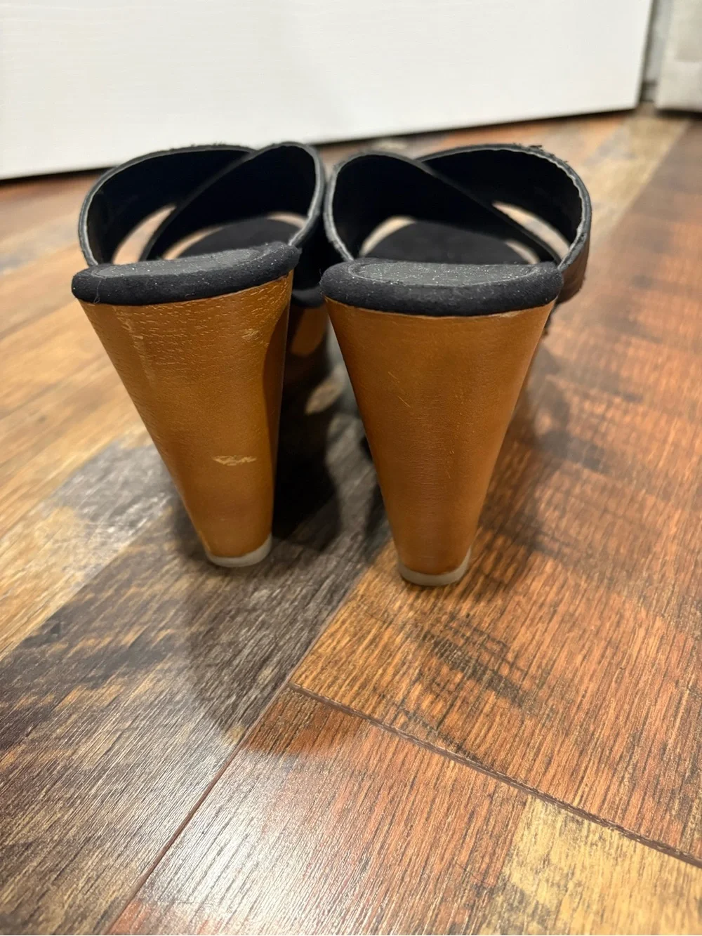 Women’s Black Crisscross wedge Sandals